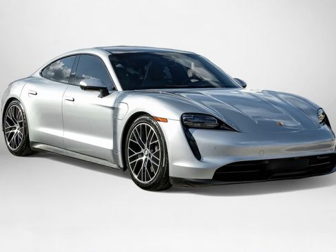 Used 2022 Porsche Taycan image 4