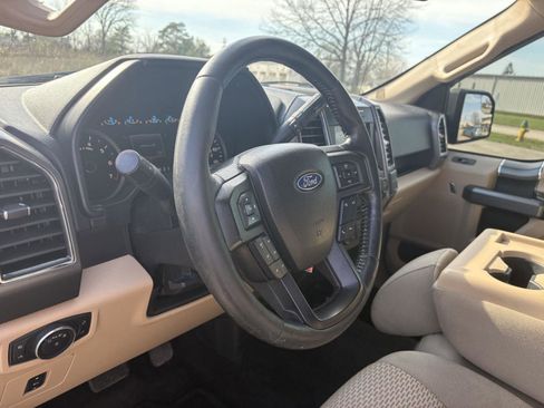 Used 2017 Ford F150 XLT w/ Equipment Group 302A Luxury AWD/4WD image 7