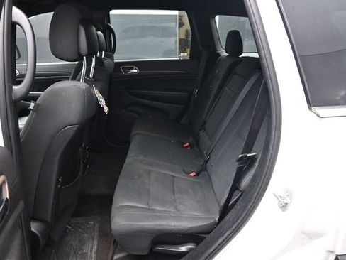 Used 2016 Jeep Grand Cherokee Laredo image 12