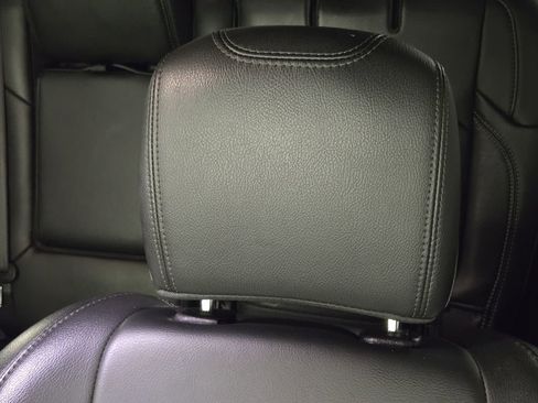 Used 2022 Jeep Wrangler Unlimited Sahara w/ LED Lighting Group AWD/4WD image 26
