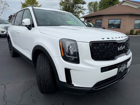 Used 2022 Kia Telluride EX w/ EX Premium Package image 3