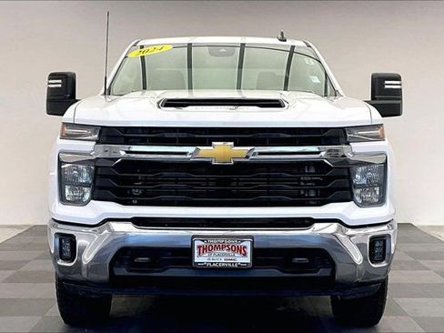 Used 2024 Chevrolet Silverado 2500 LT image 2
