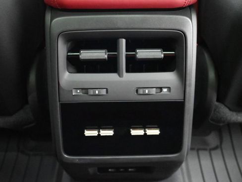 Used 2025 Porsche Macan Turbo Electric image 8