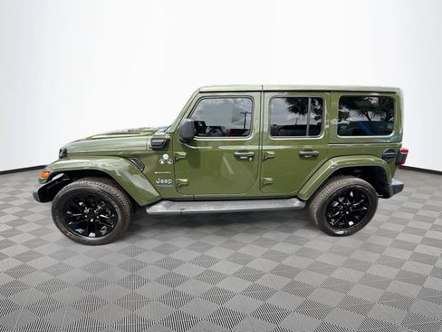 Used 2022 Jeep Wrangler Unlimited Sahara AWD/4WD image 9