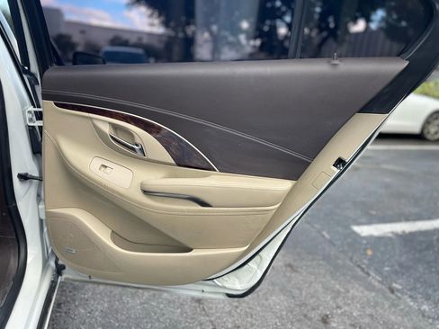 Used 2014 Buick LaCrosse Premium image 30