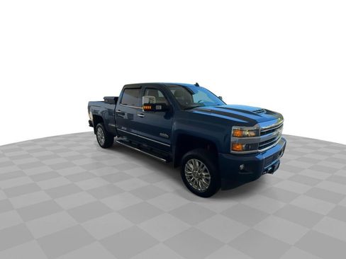 Used 2018 Chevrolet Silverado 2500 High Country w/ Duramax Plus Package AWD/4WD image 2