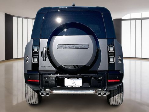 New 2026 Land Rover Defender 130 V8 image 4