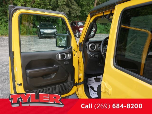 Used 2019 Jeep Wrangler Unlimited Rubicon w/ LED Lighting Group AWD/4WD image 19