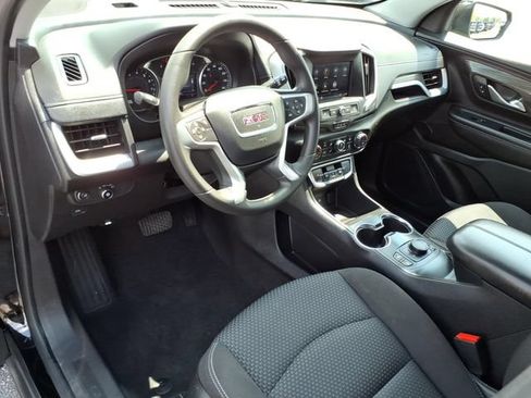 Used 2022 GMC Terrain SLE w/ Driver Convenience Package AWD/4WD image 3