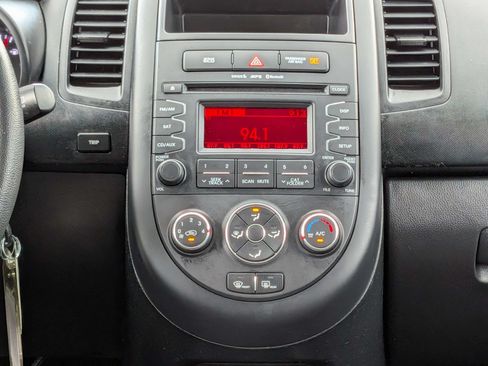 Used 2012 Kia Soul FWD image 21