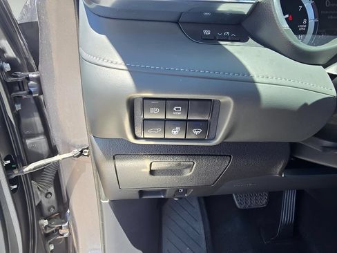 Used 2021 Toyota Highlander Limited AWD/4WD image 21