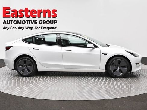 Used 2023 Tesla Model 3 Standard Range image 4