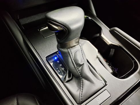 Used 2024 Lexus ES 350 w/ Premium Package image 21