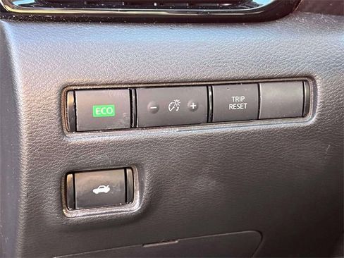 Used 2020 Nissan Sentra SV image 17