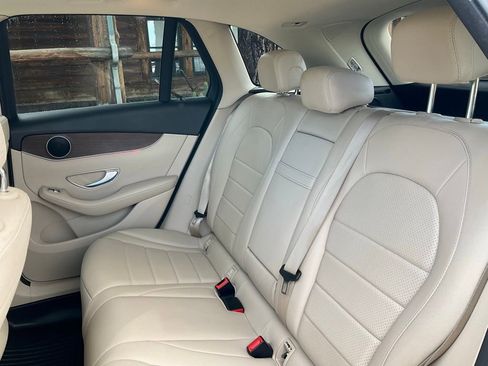 Used 2021 Mercedes-Benz GLC 300 image 19