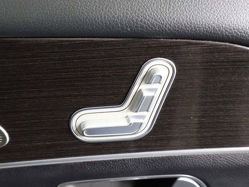 Used 2023 Mercedes-Benz GLS 450 4MATIC w/ AMG Line Exterior image 41