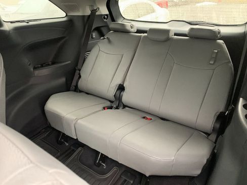 New 2026 Toyota Sienna XLE image 17