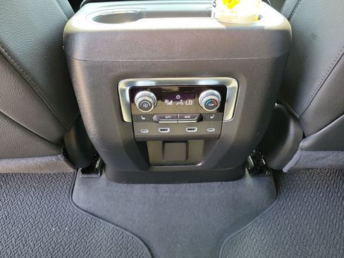 Used 2024 GMC Yukon Denali w/ Advanced Technology Package AWD/4WD image 12