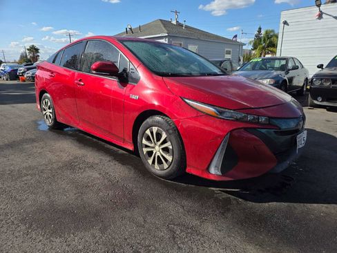 Used 2017 Toyota Prius Prime Advanced image 5
