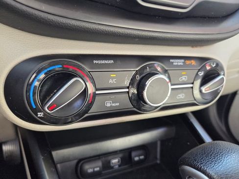 Used 2022 Kia Soul LX w/ Technology Package FWD image 24