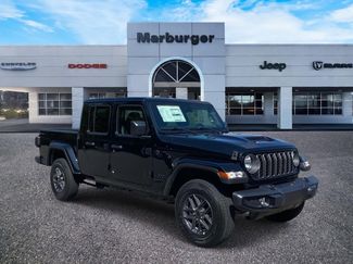 New 2025 Jeep Gladiator Sport video 1