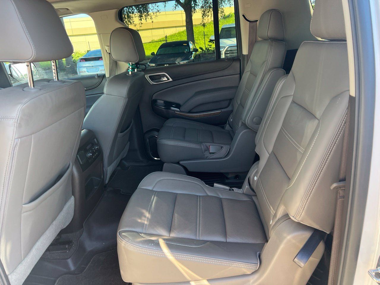 Used 2020 GMC Yukon XL Denali w/ Denali Ultimate Package AWD/4WD image 6