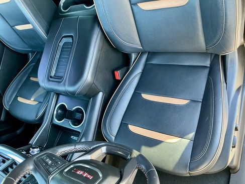 Used 2023 GMC Yukon AT4 w/ AT4 Premium Package image 41