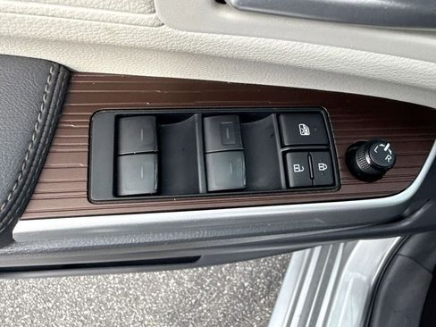 Used 2024 Toyota Sienna XLE image 21