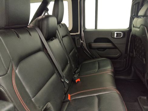 Used 2018 Jeep Wrangler Unlimited Rubicon w/ Safety Group AWD/4WD image 19