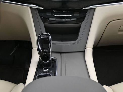 Used 2023 Cadillac XT6 Premium Luxury w/ Technology Package image 10