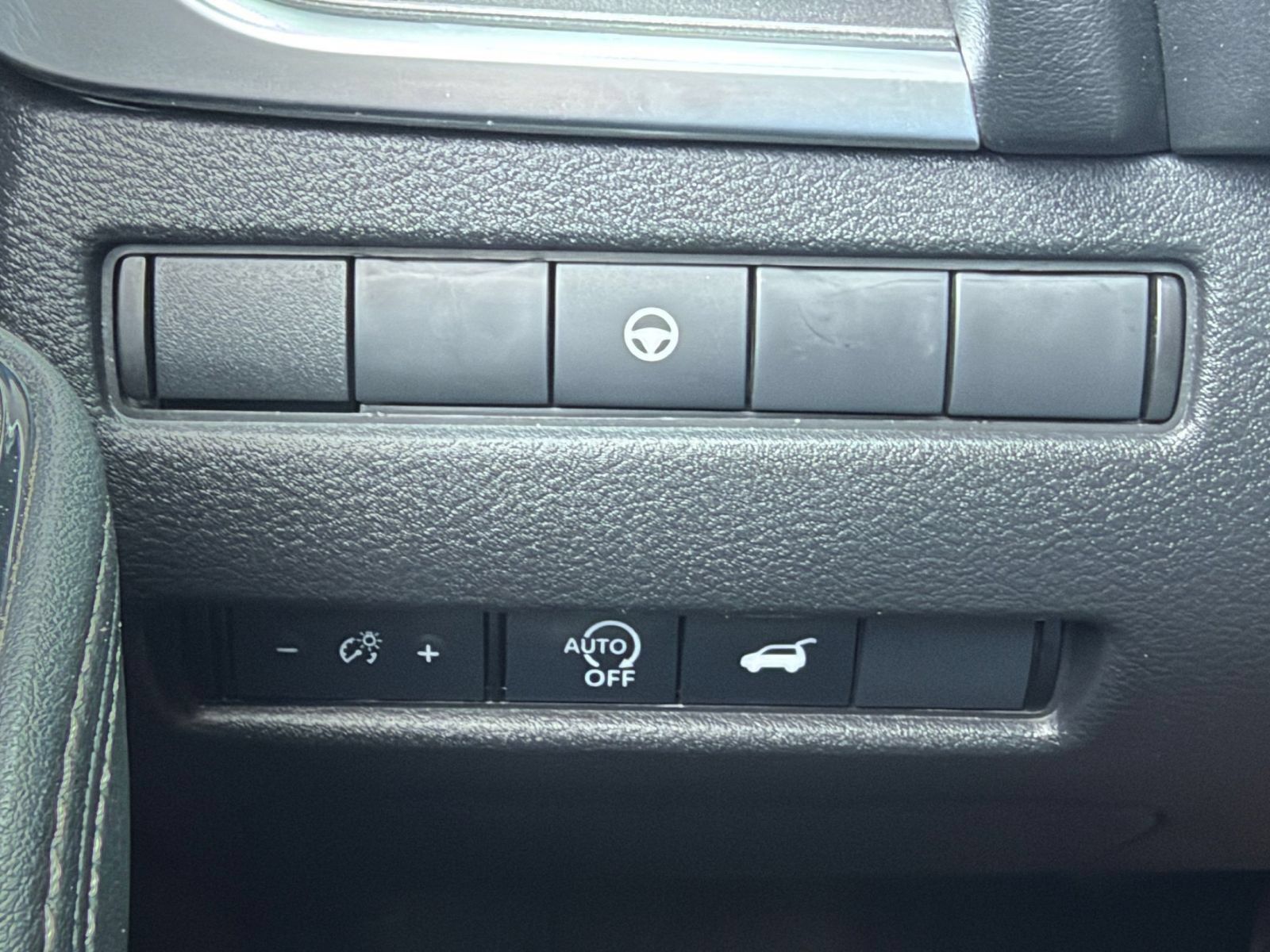 Used 2025 Nissan Rogue SV AWD/4WD image 35