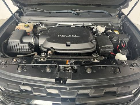 Used 2022 Chevrolet Colorado LT AWD/4WD image 9