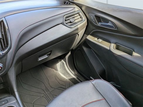 Used 2022 Chevrolet Equinox RS w/ RS Leather Package image 17