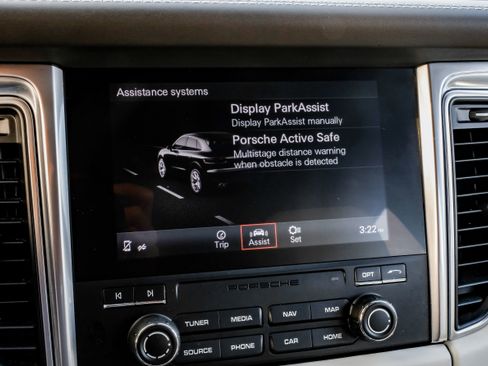 Used 2017 Porsche Macan S image 28