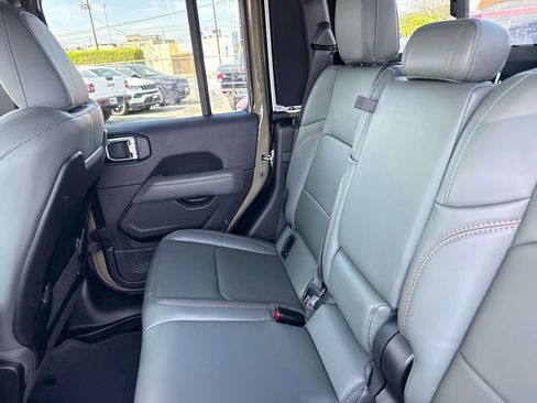 New 2026 Jeep Gladiator Mojave image 10