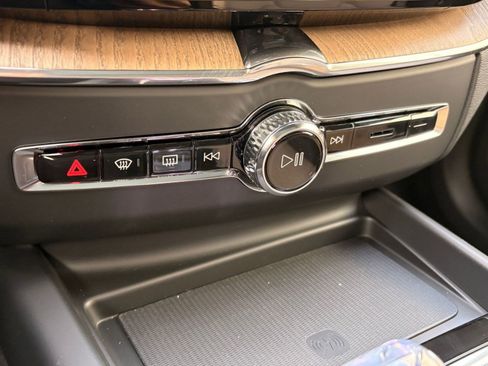 New 2026 Volvo XC60 T8 Plus w/ Protection Package Premier image 19