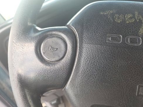 Used 1997 Dodge Ram 1500 Truck 4x4 Club Cab image 19