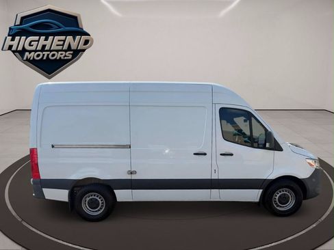 Used 2022 Mercedes-Benz Sprinter 2500 image 7