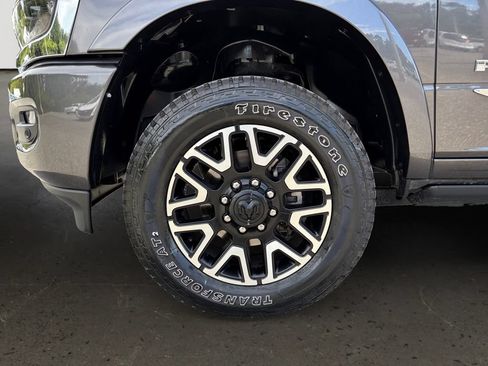 Used 2025 RAM 2500 Limited AWD/4WD image 10