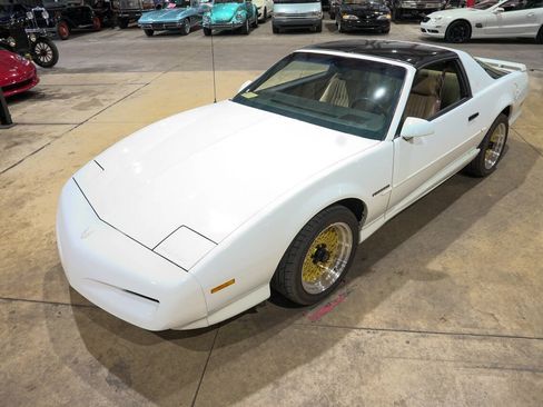 Used 1992 Pontiac Firebird Formula RWD image 15