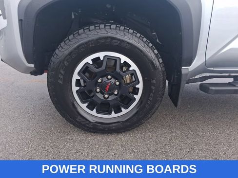Used 2025 Toyota Tacoma TRD Off-Road AWD/4WD image 14