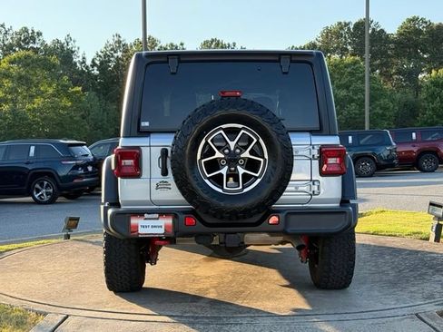 Used 2024 Jeep Wrangler Unlimited Rubicon w/ Technology Group AWD/4WD image 6