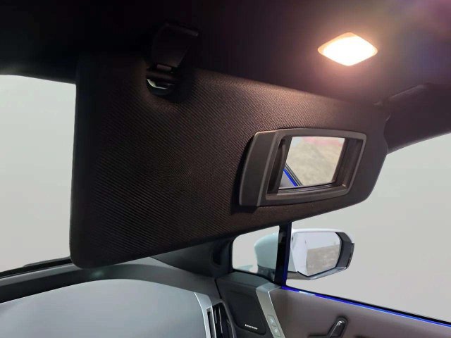 Used 2025 BMW iX xDrive50 AWD/4WD image 61