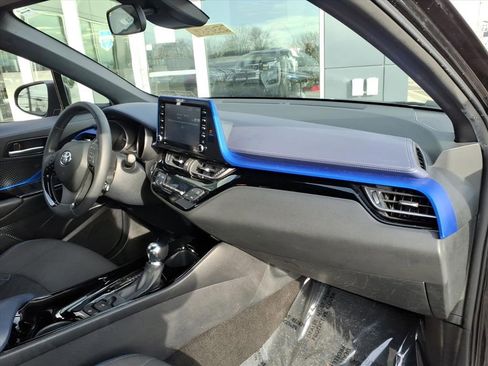 Used 2021 Toyota C-HR XLE image 13