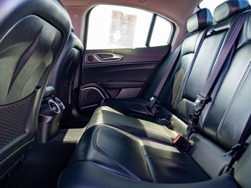 Used 2020 Alfa Romeo Giulia Ti image 15