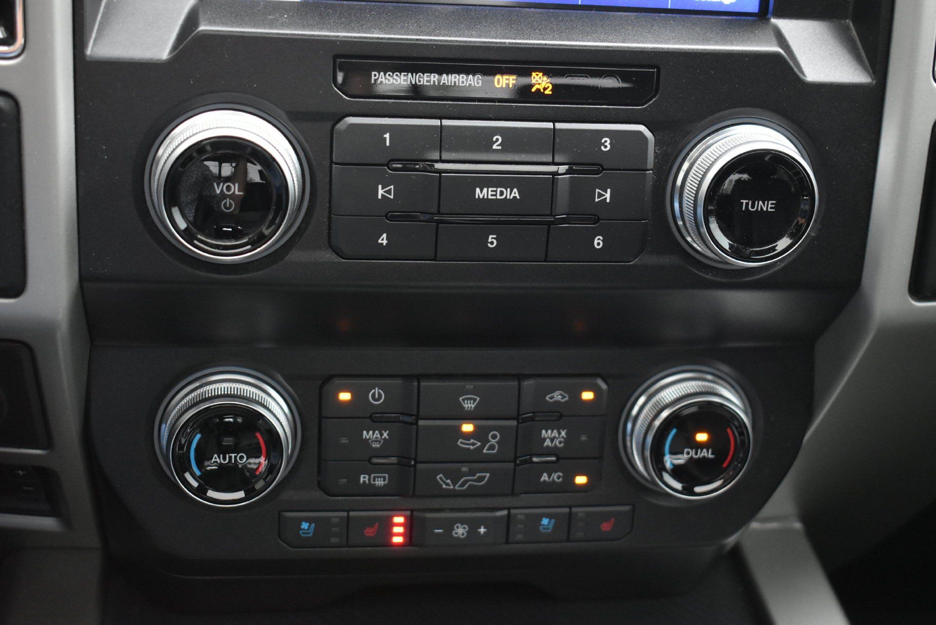 Used 2020 Ford F150 Lariat w/ Equipment Group 502A Luxury AWD/4WD image 31