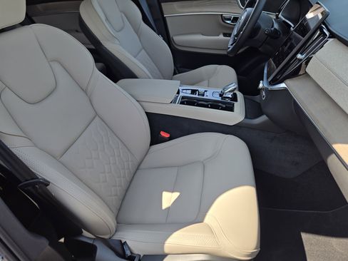 New 2026 Volvo XC90 B5 Core w/ Protection Package Premier image 17