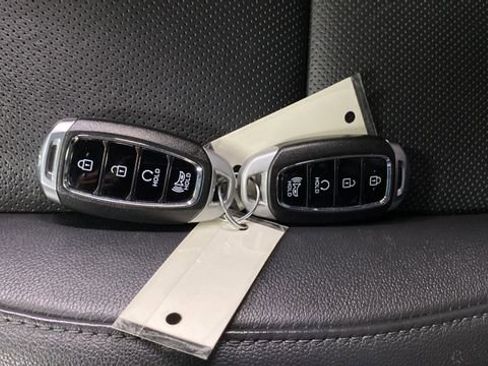 Used 2022 Hyundai Kona Limited AWD/4WD image 30