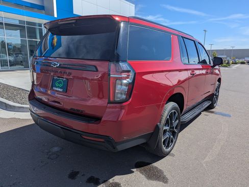 Used 2024 Chevrolet Suburban RST w/ Luxury Package AWD/4WD image 34