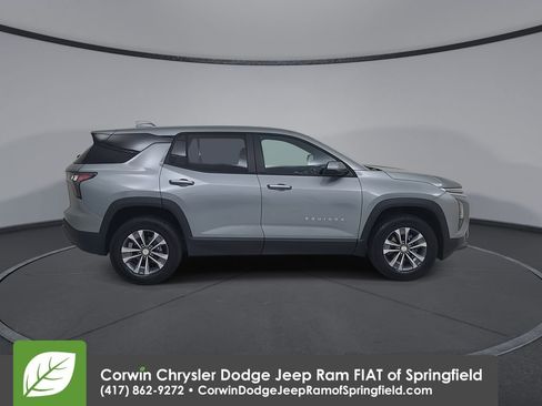 Used 2026 Chevrolet Equinox LT AWD/4WD image 17